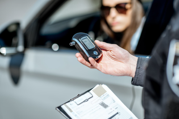 Kontrola trzeźwości w salonie i serwisie