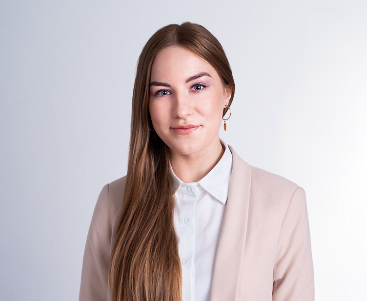 
                                                                    Specjalista ds. administracji i marketingu                                Patrycja Kupiec